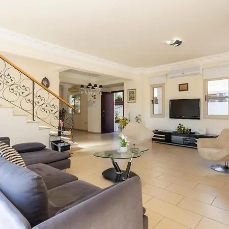 Andree Villa Paralimni